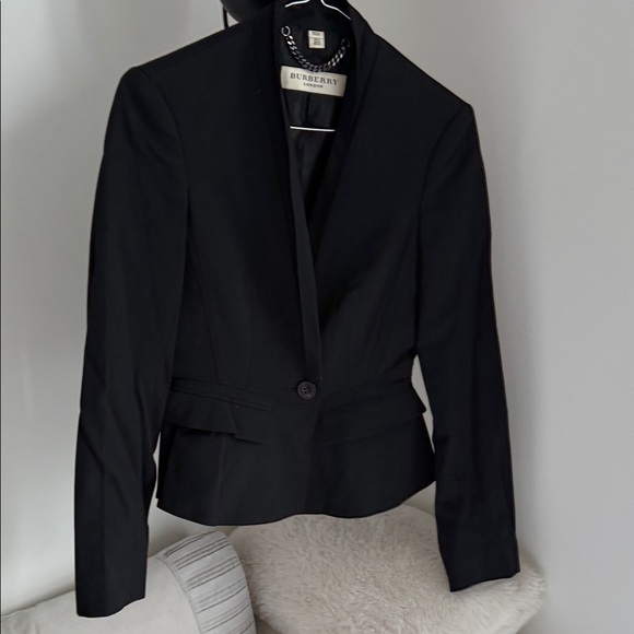 Burberry Black Peplum Blazer, SIZE USA 2 , stunning, elegant - Picture 10 of 14